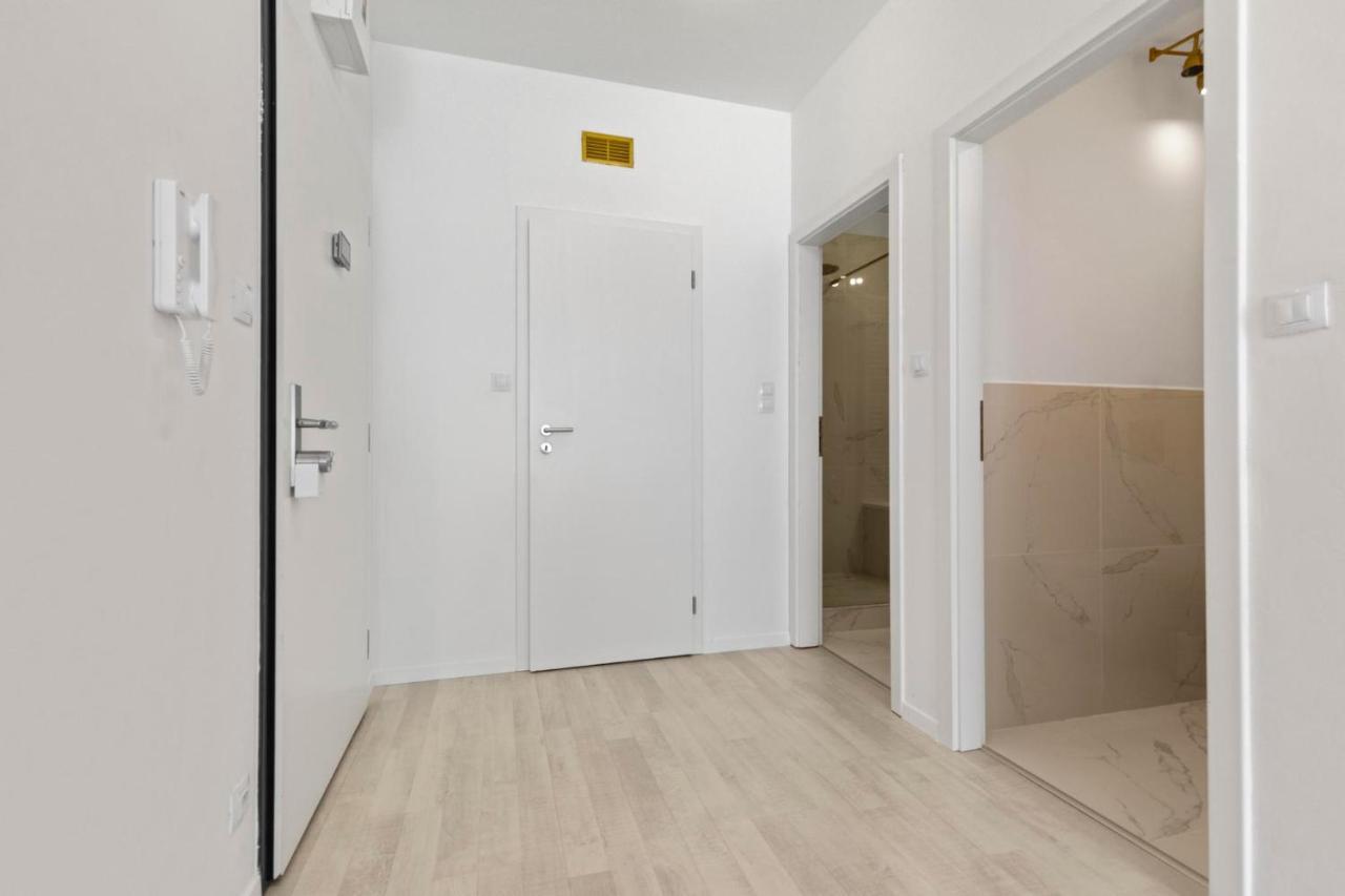 Apartmán Lam Pink - Jacuzzi - Ac - Ps4 Bratislava